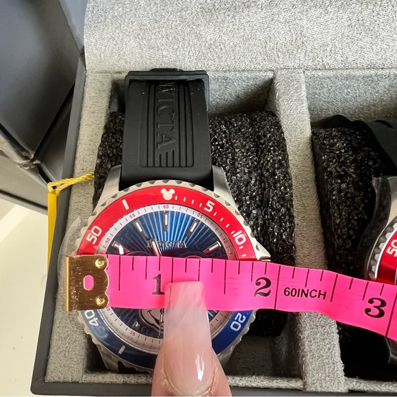 INVICTA Mickey Mouse Watch Set ~NIB π¦ - Picture 6 of 16